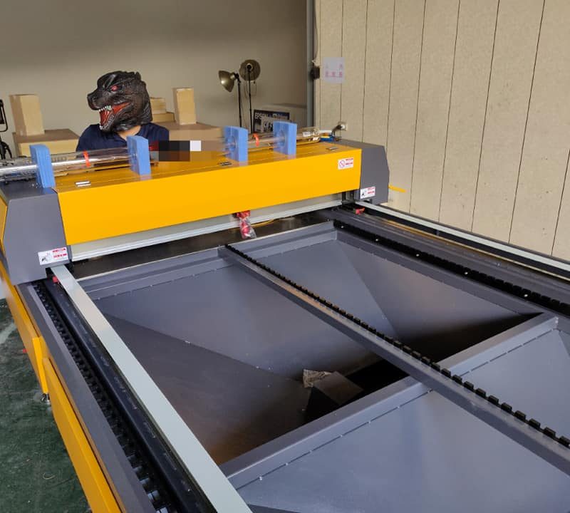 蜂吉拉 雷切機(2)